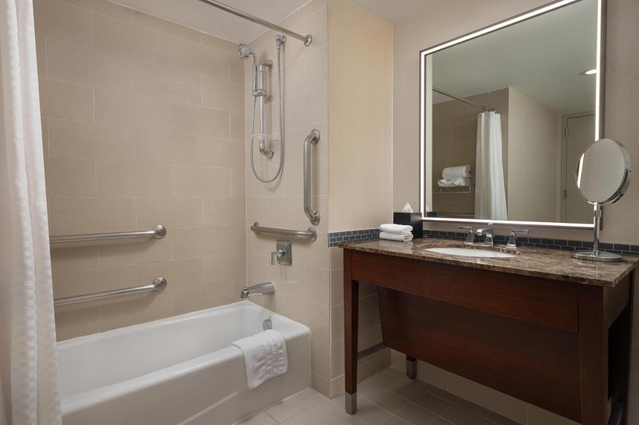 The Westin Reston Heights Otel Dış mekan fotoğraf